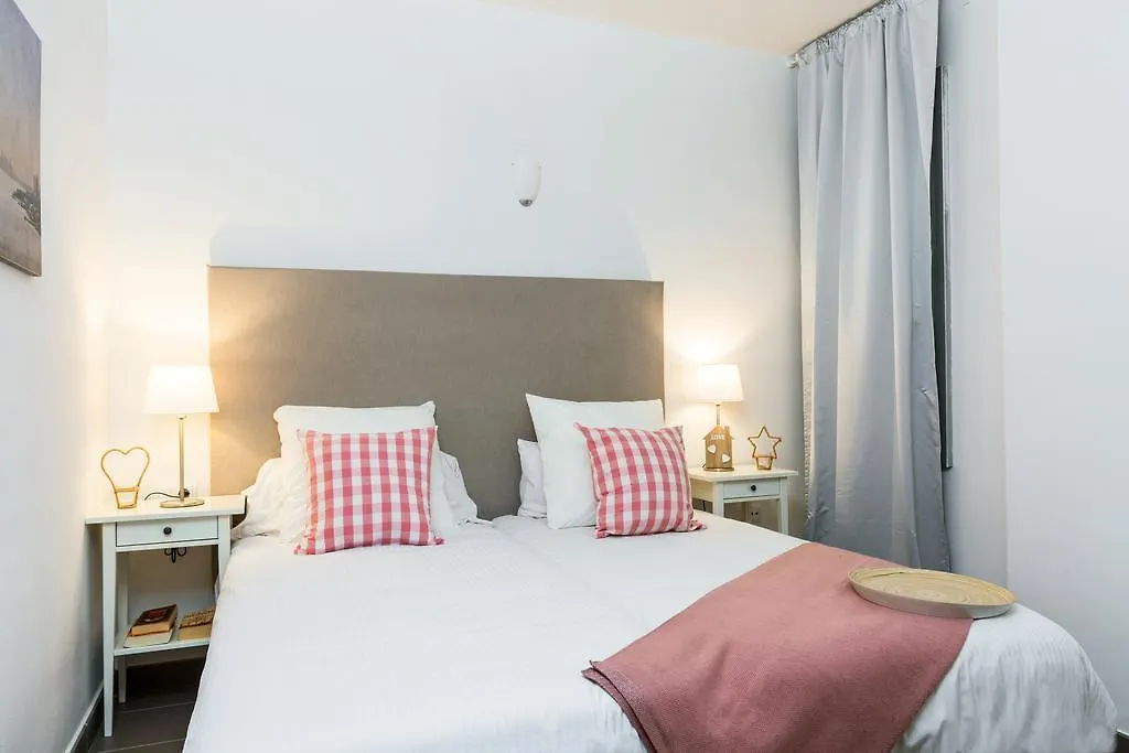 Daire Apartamentos Cornellalux Cornellà de Llobregat İspanya